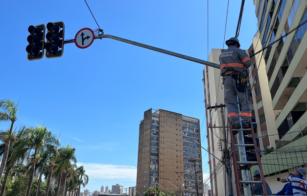 Manutenções deixam inoperantes semáforos no Jardim Goiás e Setor Sul