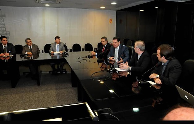 Marconi discute em Brasília melhorias para a hidrovia Paranaíba-Tietê