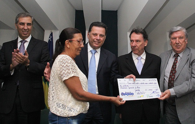 Marconi diz que meta é levar Banco do Povo aos 246 municípios goianos