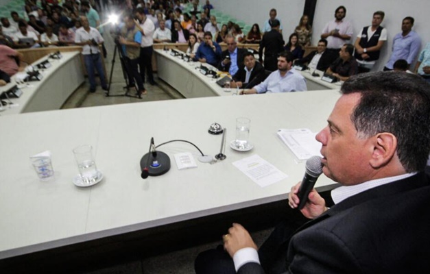 Marconi e Paulo Vale (PMDB) comemoram redução de crimes em Rio Verde (GO)