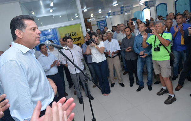 Marconi e Valéria Perillo inauguram primeiro Vapt Vupt de Pirenópolis