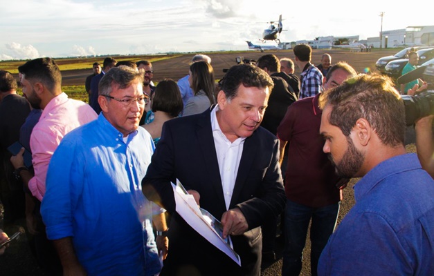 Marconi inaugura pista do Aeroporto de Cargas de Anápolis