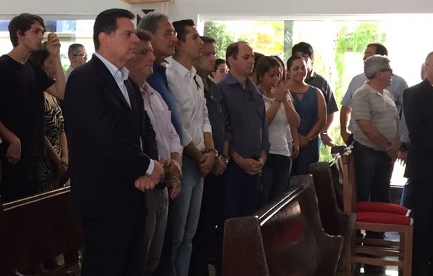 Marconi participa de missa em homenagem às vítimas do atentado em Itumbiara