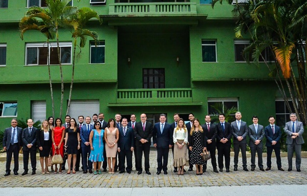 Marconi se reúne com novos promotores de Justiça no Palácio das Esmeraldas