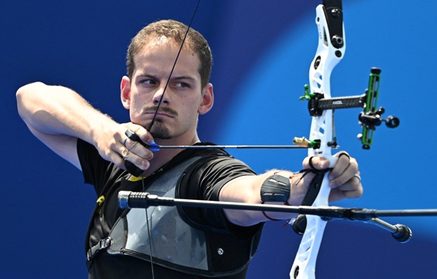 Marcus D'Almeida vê sul-coreano fazer prova quase perfeita e é eliminado no tiro com arco