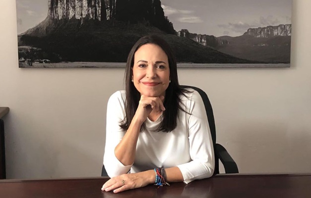 María Corina Machado é favorita em primárias opositoras na Venezuela