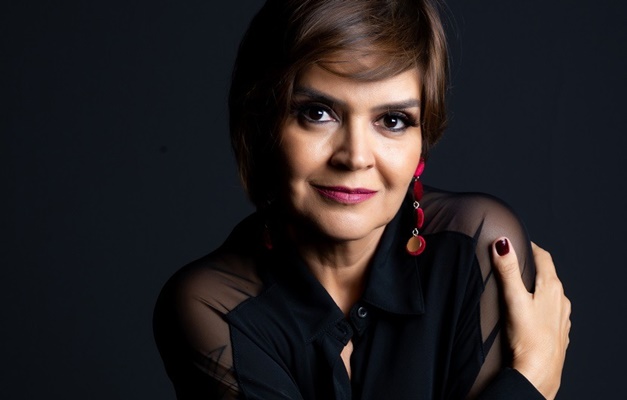 Maria Eugênia comemora 30 anos de carreira com shows em Portugal e Espanha