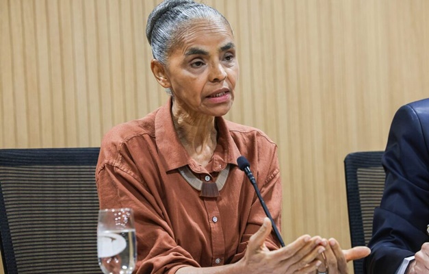 Marina Silva assina portaria que define emergência em áreas de queimadas