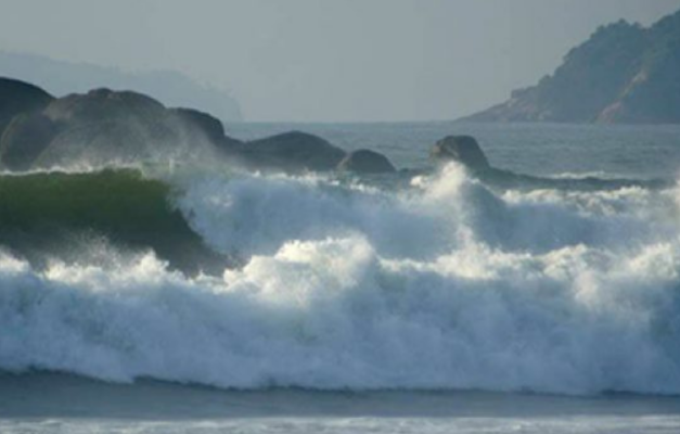 Marinha alerta para ondas de até 3 metros no litoral de SP e do Rio