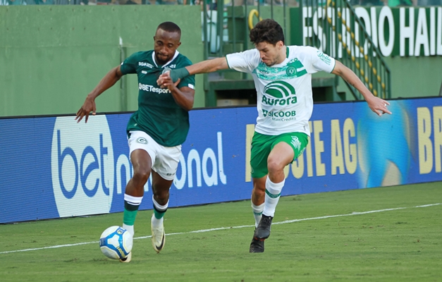 Mário Sérgio brilha e Chapecoense quebra invencibilidade do Goiás em Goiânia