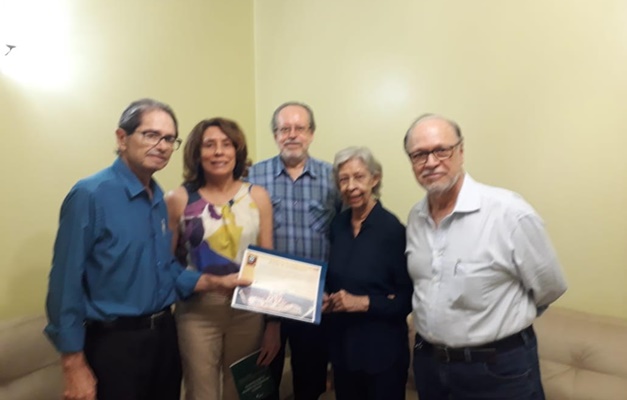 Marli Brasil é homenageada pela luta em prol do curso de Jornalismo da UFG
