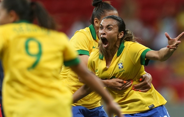 Marta marca três e garante Brasil em decisão de torneio amistoso 