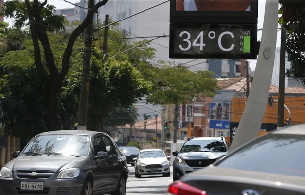 Massa de ar quente e seco deve atingir cidades de Goiás até sábado (27/4)