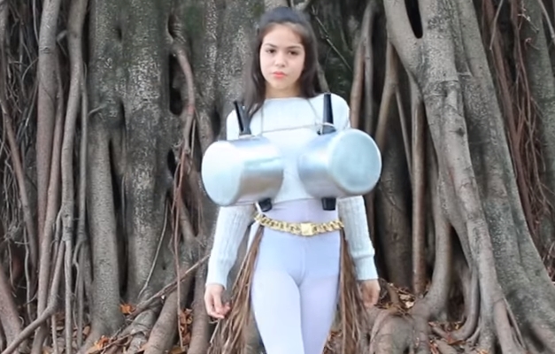MC Melody faz paródia de clipe de Anitta com Alesso