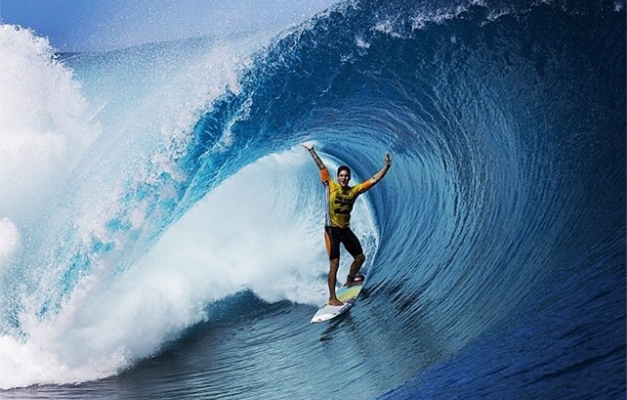 Medina fatura título no Taiti e dispara no Mundial de Surfe