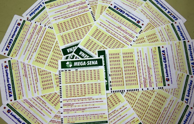 Mega-Sena acumula e pode pagar R$ 90 milhões na quarta-feira