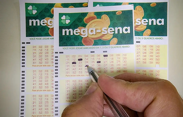 Mega-Sena acumula e prêmio vai a R$ 65 mi; próximo sorteio será terça (19)
