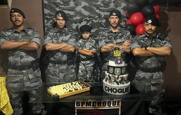 Menino ganha festa de aniversário com tema "Batalhão de Choque", em Goiânia