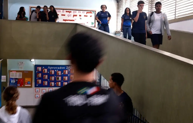 Menos de 40% dos alunos valorizam professor, revela pesquisa