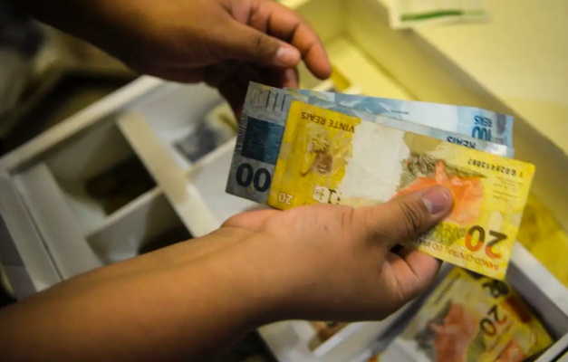 Mercado eleva previsão de expansão da economia para 2,18% em 2025