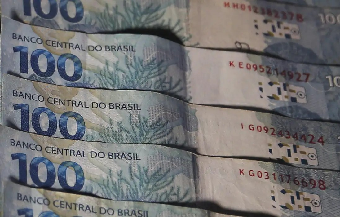 Mercado eleva previsão para expansão da economia para 2,02% em 2025