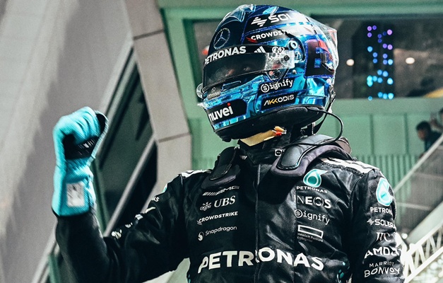 Mercedes surpreende em Singapura e Russell larga na pole position
