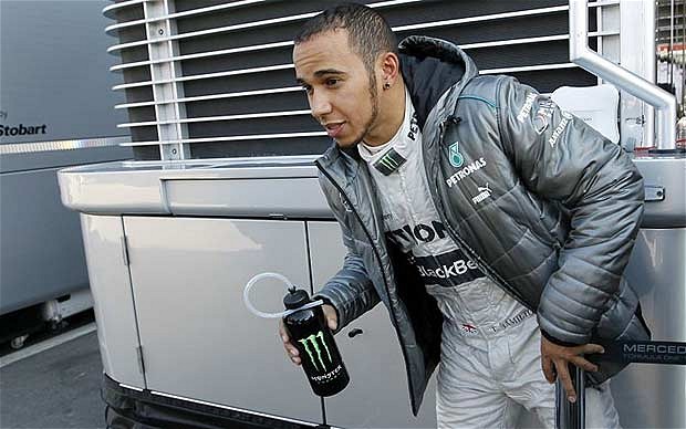 Mercedes volta a dominar e Hamilton crava pole em Mônaco pela 1ª vez