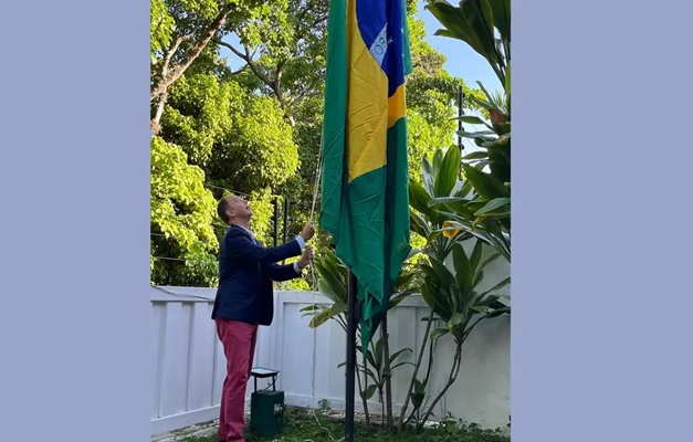 Milei agradece ao Brasil por assumir proteção da embaixada argentina na Venezuela