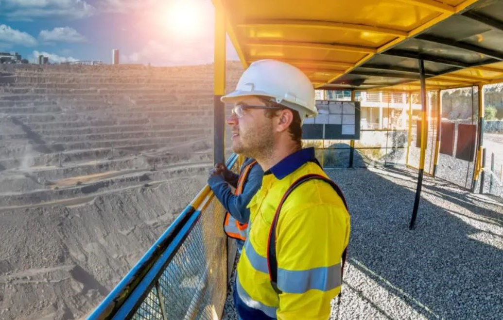 Mineradora de ouro anuncia investimento de R$ 1 bilhão em Goiás