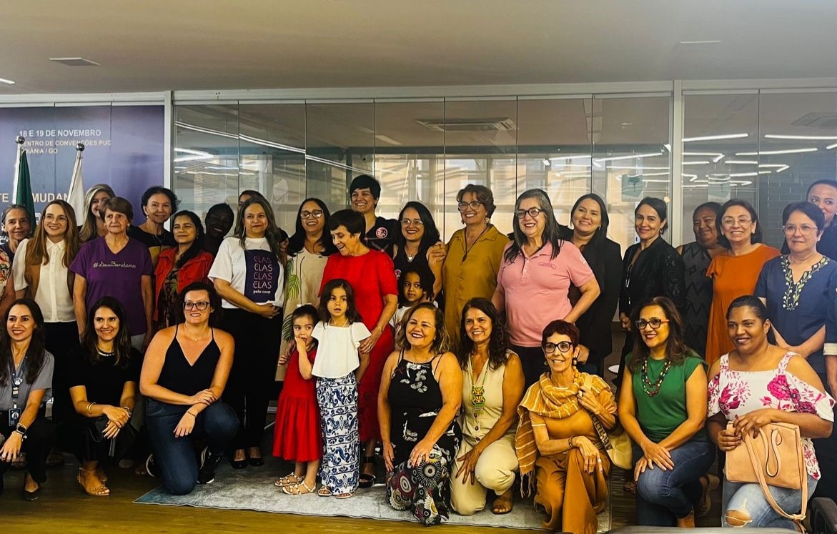 Ministra Delaíde Arantes participa de encontro com mulheres cooperativistas