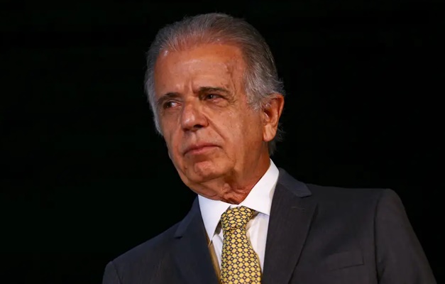 Ministro da Defesa diz que Maduro não passa pelo Brasil para invadir Guiana