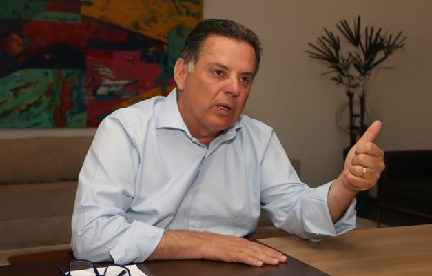 Ministro do STF suspende investigação da PF contra Marconi Perillo