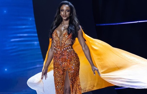 Miss Jamaica segue internada na UTI após sofrer queda no Miss Universo