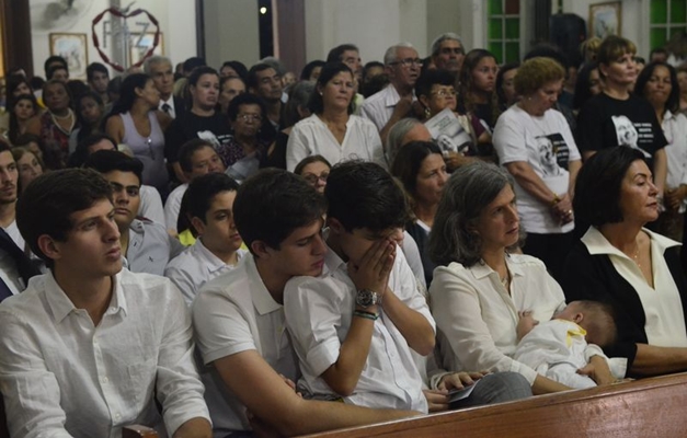Missa de sétimo dia de Eduardo Campos é acompanhada por 2 mil pessoas
