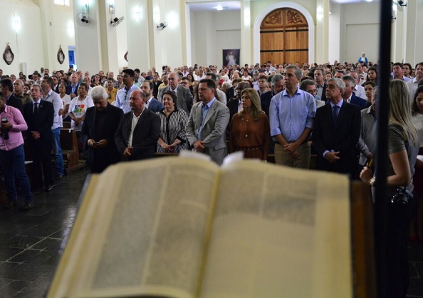 Missa na Cidade de Goiás celebra 55 anos do governador Marconi Perillo