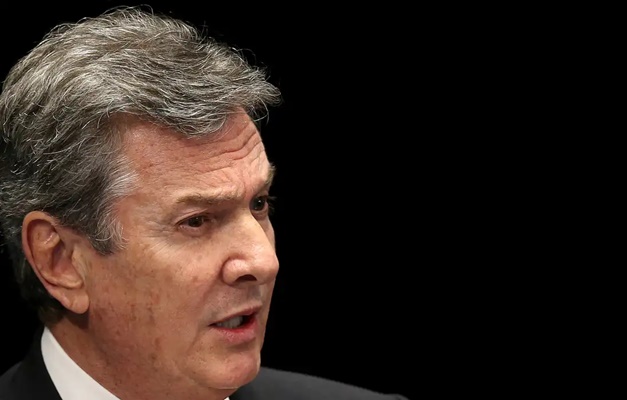 Moraes determina apreensão do passaporte diplomático de Collor