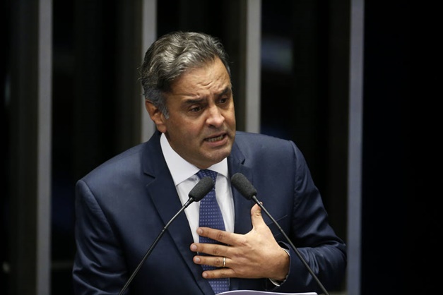 Moraes determina voto aberto; sessão para afastar Aécio deve ser adiada