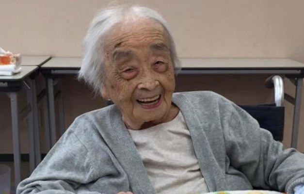 Morre, aos 117 anos, japonesa considerada pessoa mais velha do mundo