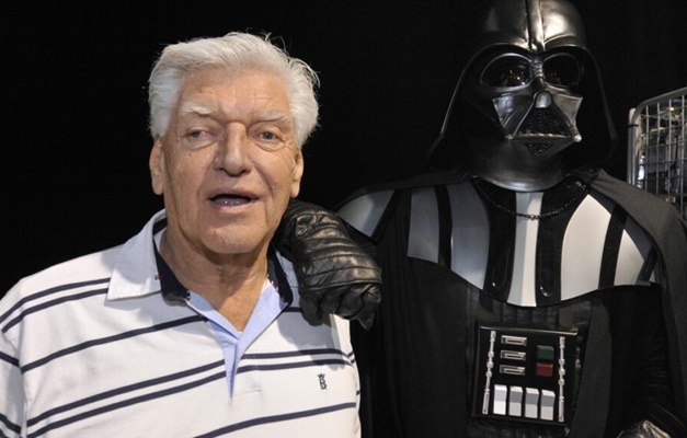 Morre aos 85 anos ator que Dave Prowse, que interpretou Darth Vader