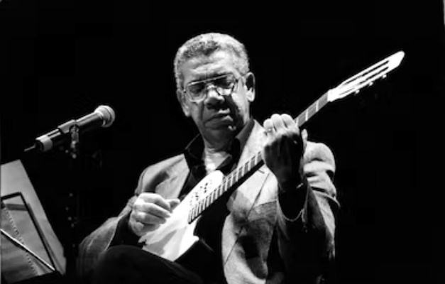 Morre Hélio Delmiro, referência do jazz no Brasil, aos 78 anos