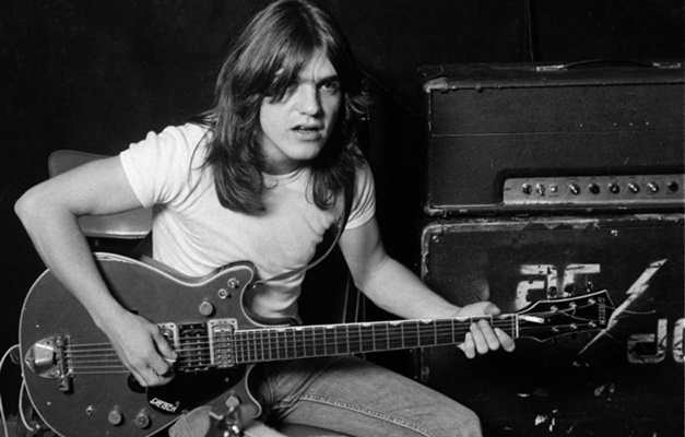Morre Malcolm Young, guitarrista e fundador do AC/DC