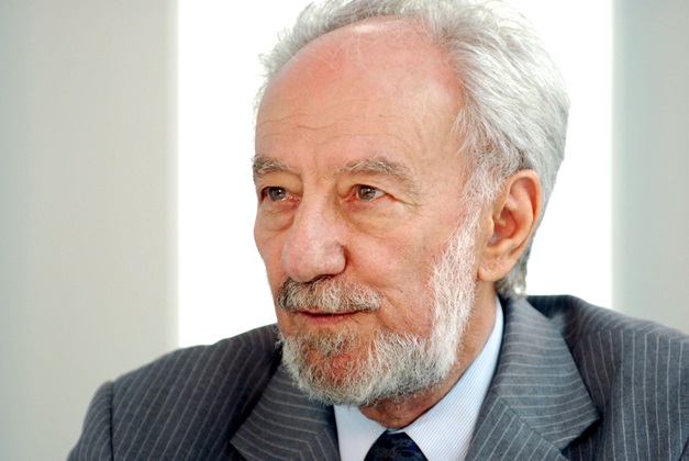 Morre o jornalista e escritor Washington Novaes