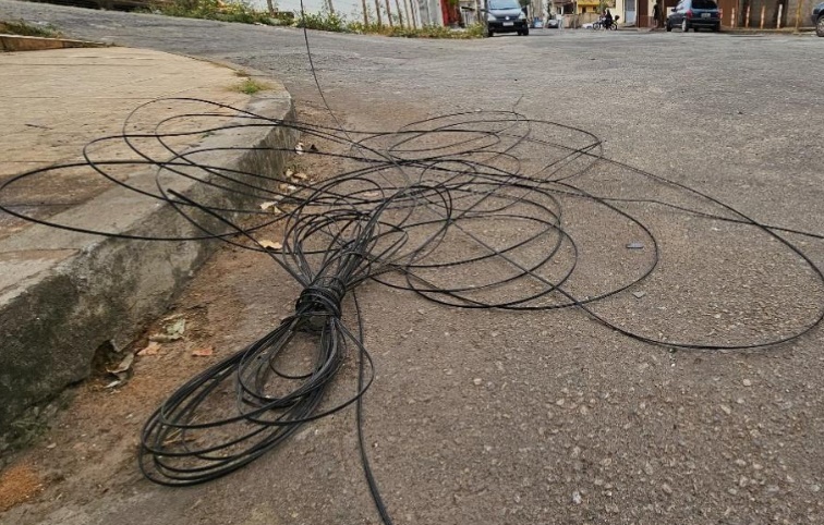 Morte de adolescente no Centro reacende alerta sobre fios soltos em Goiânia