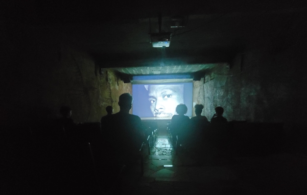 Mostra Vagalume Surreal ilumina a Catedral das Artes em Goiânia