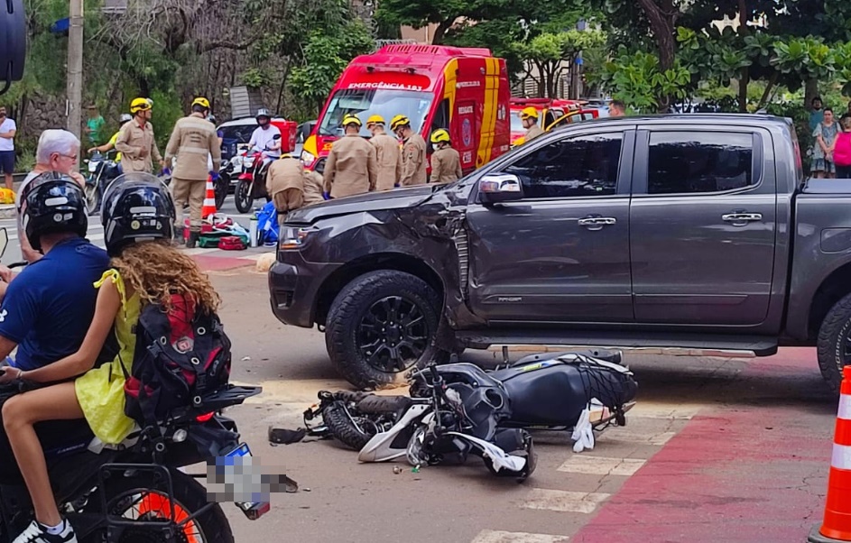 Motociclista fica gravemente ferido em acidente no Setor Oeste, em Goiânia