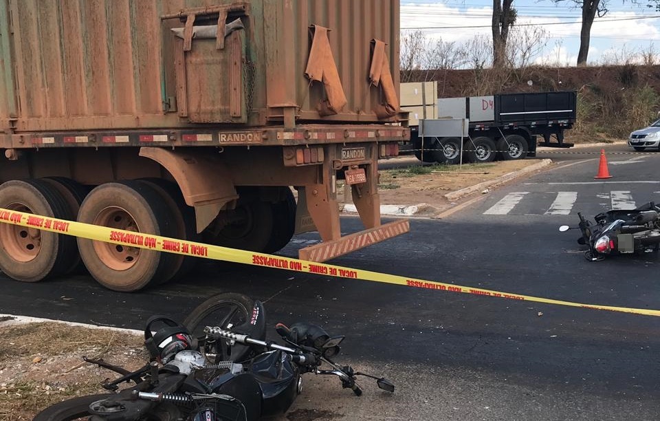Motociclista morre em acidente com caminhão na Perimetral Norte, em Goiânia
