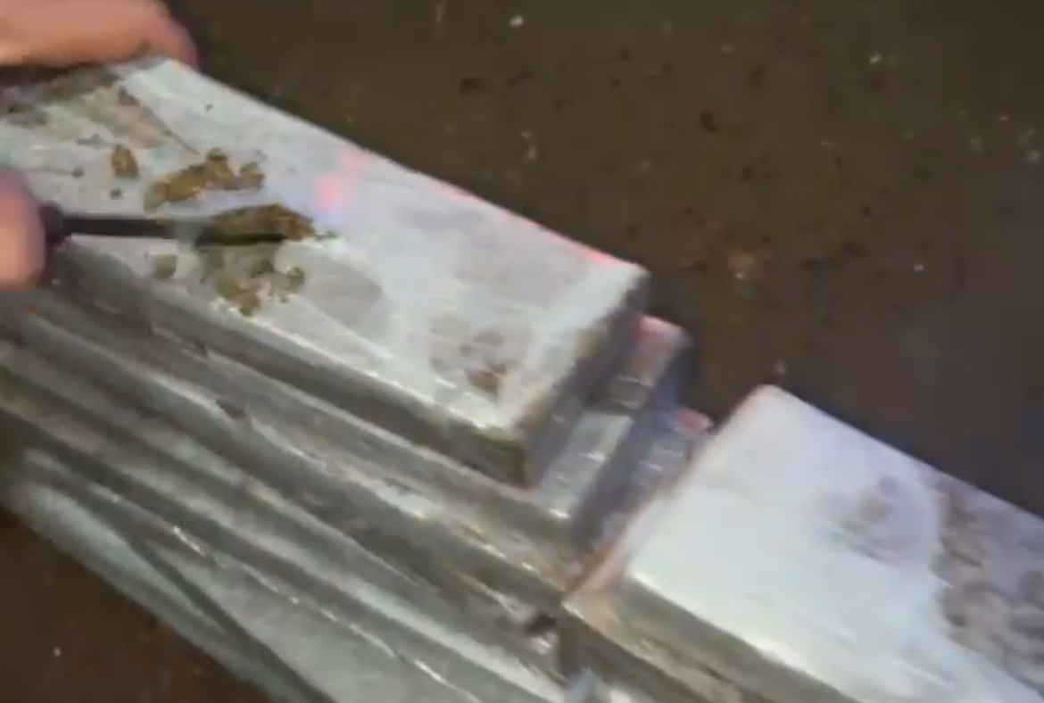 Motorista é preso com 50 kg de maconha no porta-malas de carro em Itumbiara
