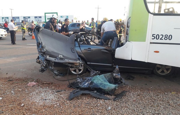 Motorista morre após colidir com ônibus do transporte coletivo em Goiânia