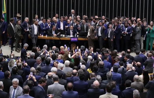 Motta diz que retomada do plenário da Câmara não foi condicionada à anistia