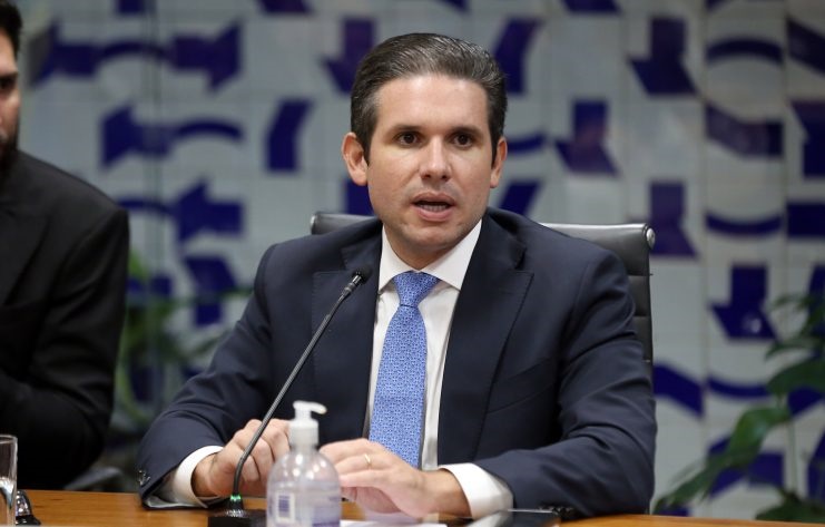 Motta pauta urgência para mudar número de deputados e marco das concessões para próxima semana